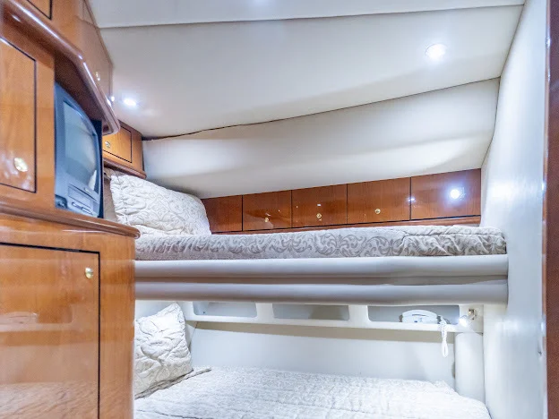 60ft Sundancer A-Yacht deck area